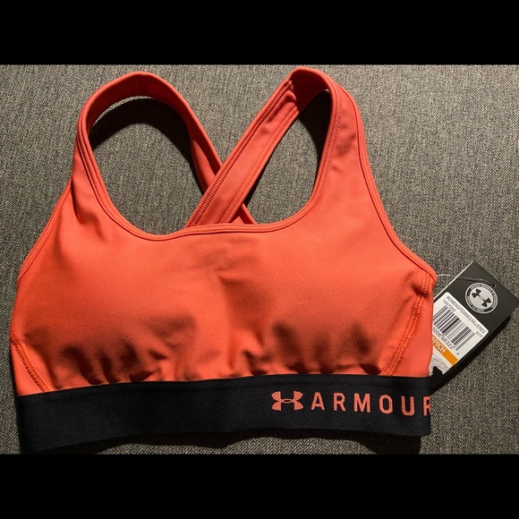 Under Armour sports bra - brand new with tag - Picture 1 of 3